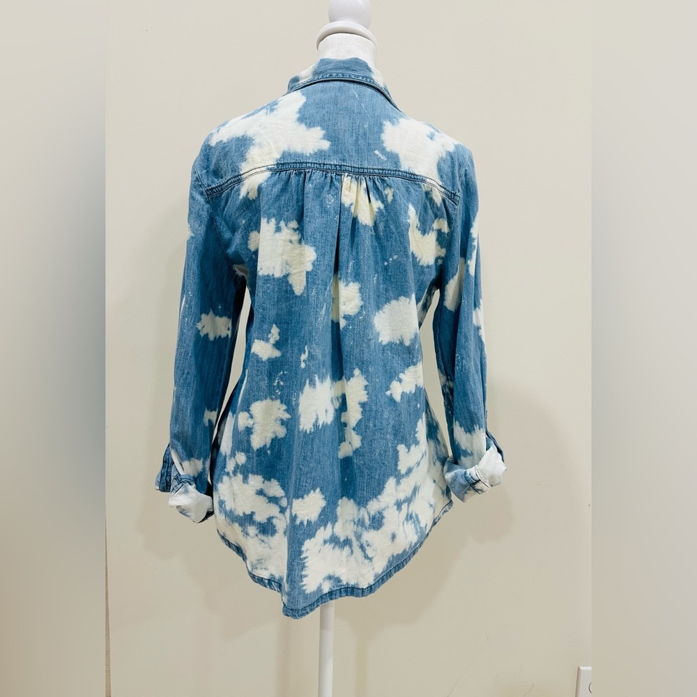 l.e.i Womens Junior Longsleeve Denim Bleach Acid Washed Button Shirt- L(11-13) - Picture 4 of 10